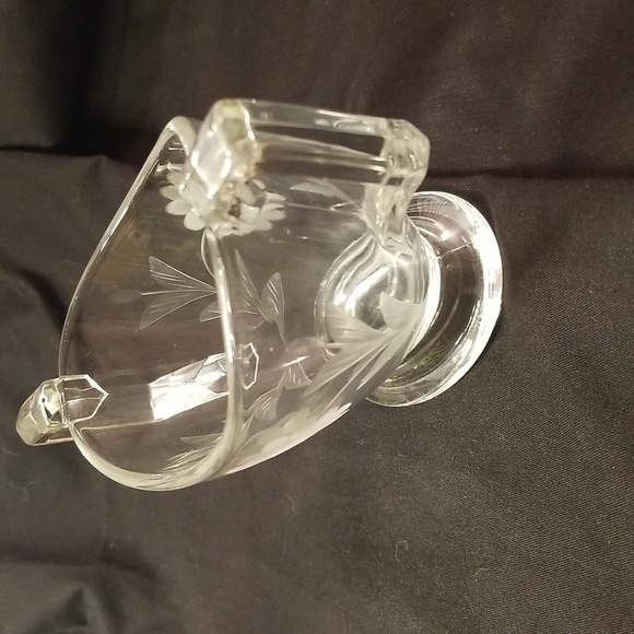 Vintage Heisey Etched glass sugar and cream set - Picture 3 of 15